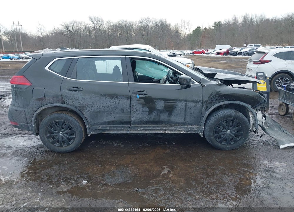 2017 NISSAN ROGUE S VIN: JN8AT2MV8HW013024