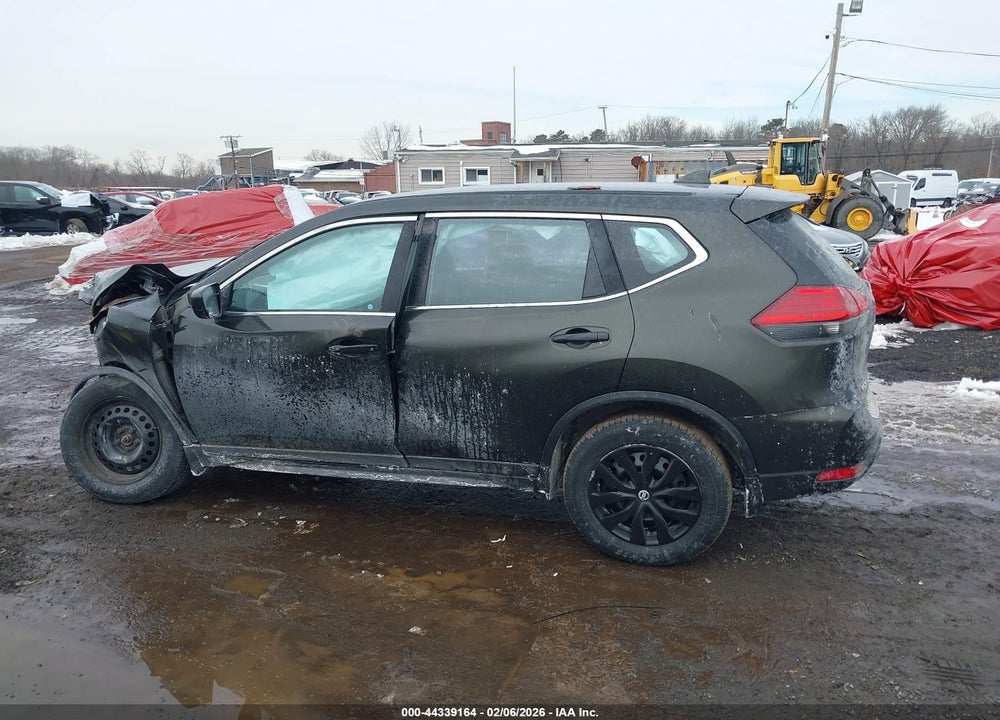 2017 NISSAN ROGUE S VIN: JN8AT2MV8HW013024