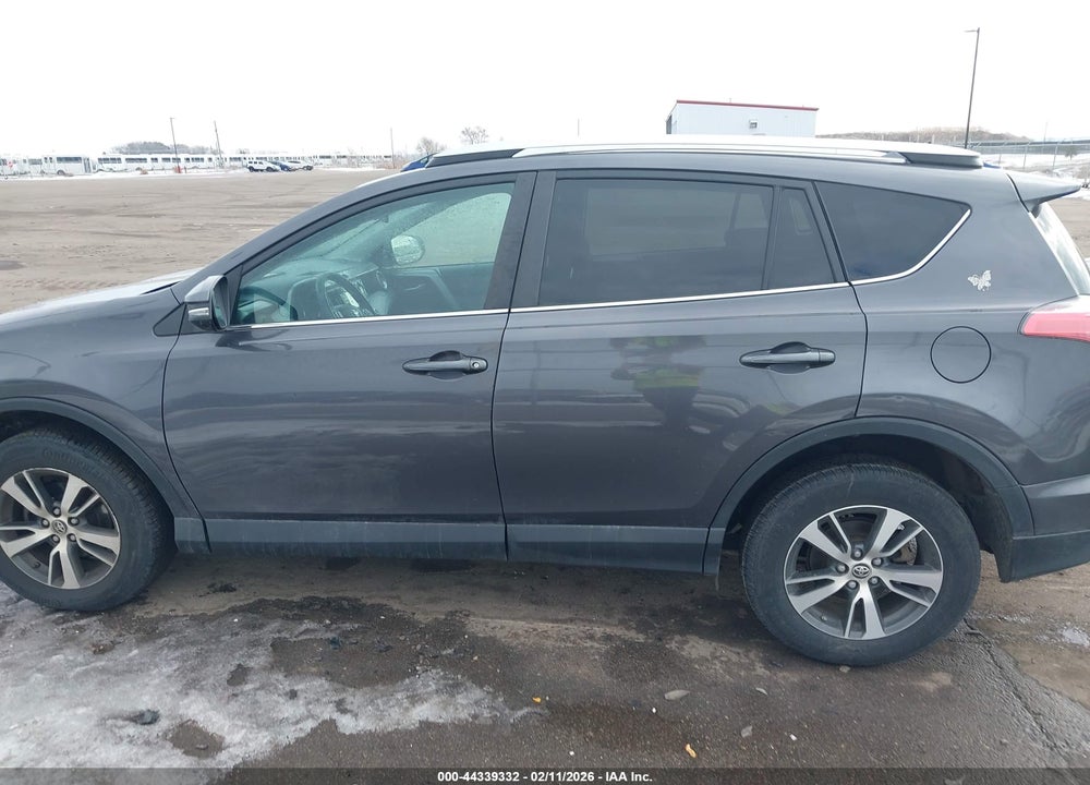 2016 TOYOTA RAV4 XLE VIN: 2T3RFREV4GW420980