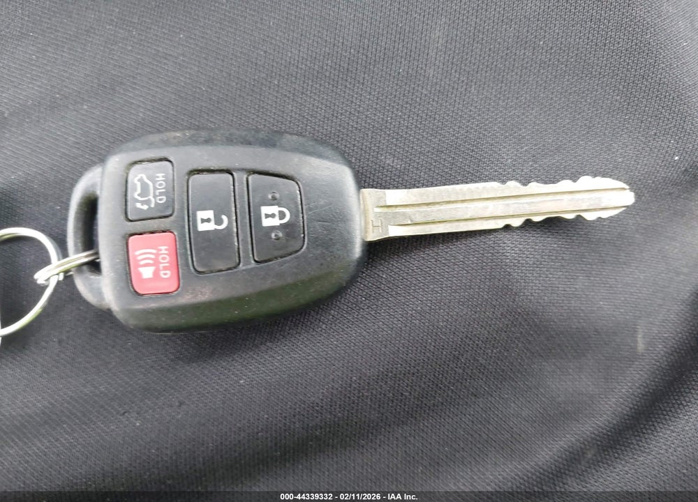 2016 TOYOTA RAV4 XLE VIN: 2T3RFREV4GW420980