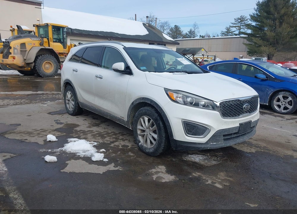 2016 KIA SORENTO 2.4L LX VIN: 5XYPGDA36GG027864