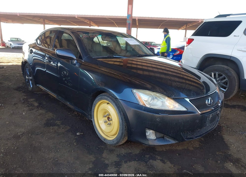 2008 LEXUS IS 350 VIN: JTHBE262585020708