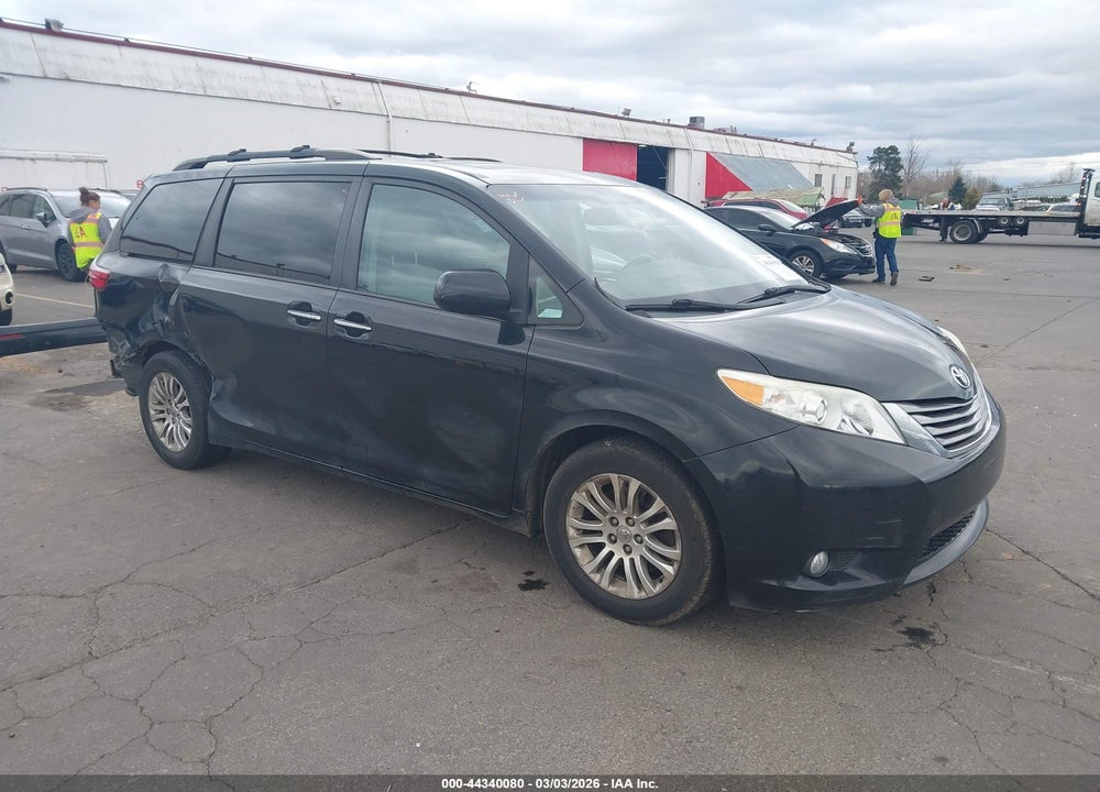 2016 TOYOTA SIENNA XLE 8 PASSENGER VIN: 5TDYK3DC7GS722205