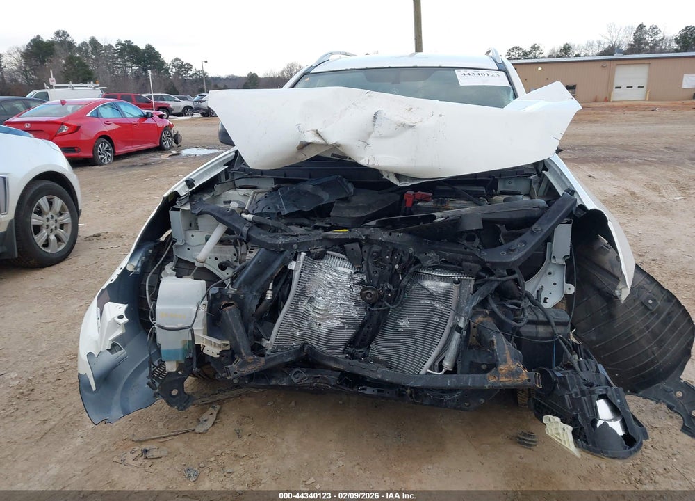 2015 NISSAN ROGUE SELECT S VIN: JN8AS5MV7FW770725