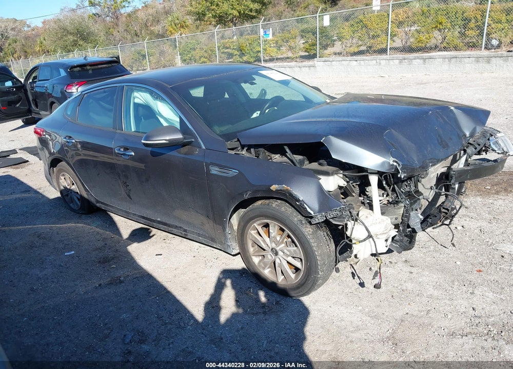 2018 KIA OPTIMA LX VIN: KNAGT4L35J5220142