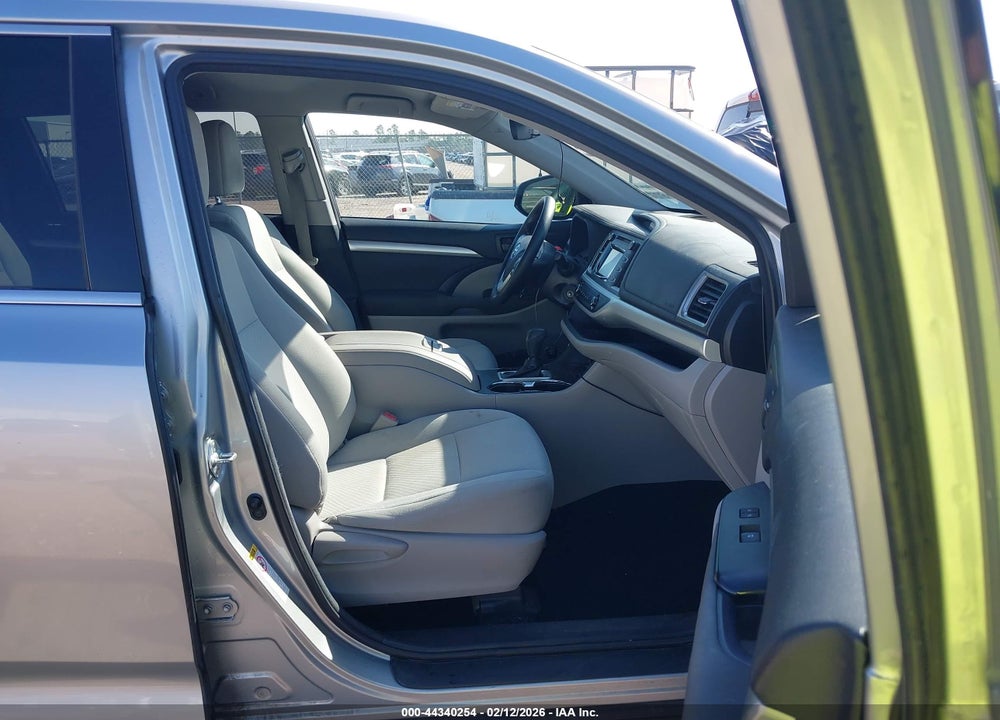 2017 TOYOTA HIGHLANDER LE VIN: 5TDZZRFH1HS221887