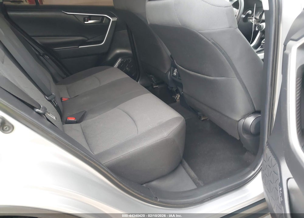 2019 TOYOTA RAV4 XLE VIN: 2T3W1RFV6KW018466