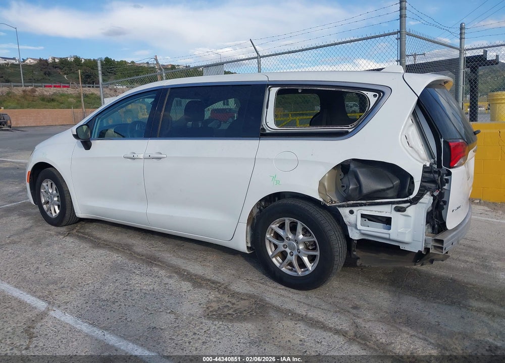 2017 CHRYSLER PACIFICA TOURING VIN: 2C4RC1DG1HR522147