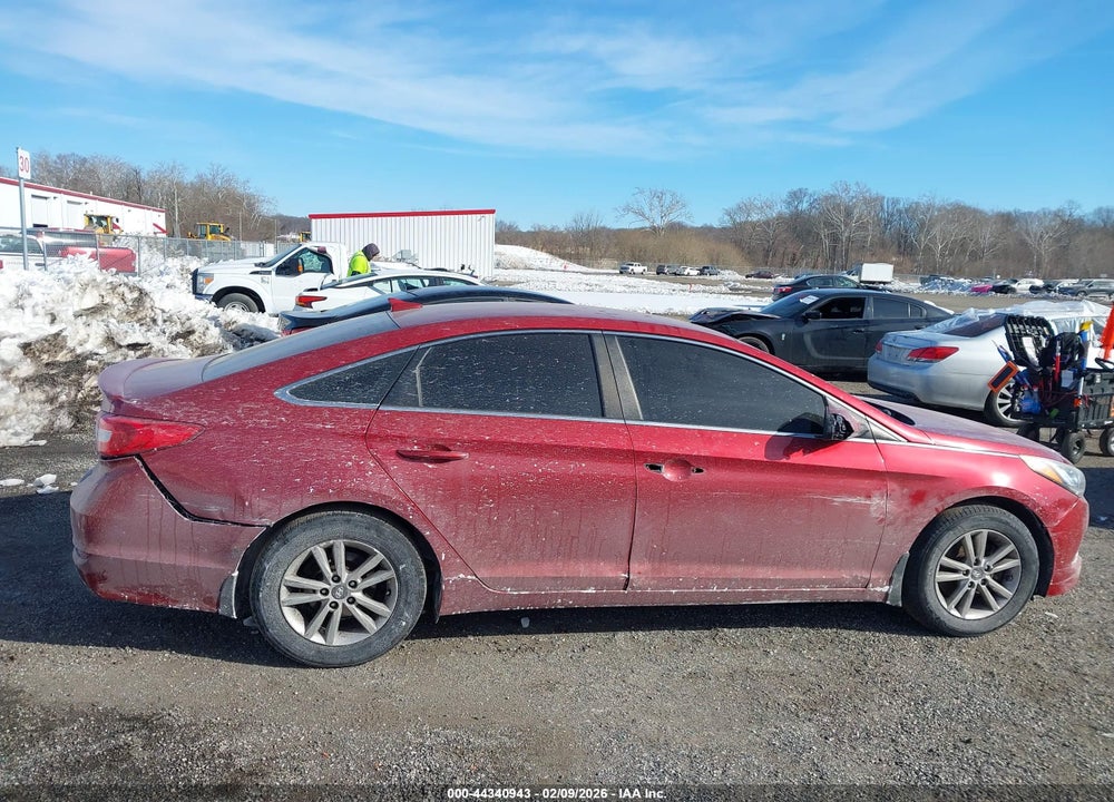 2015 HYUNDAI SONATA SE VIN: 5NPE24AF2FH208872