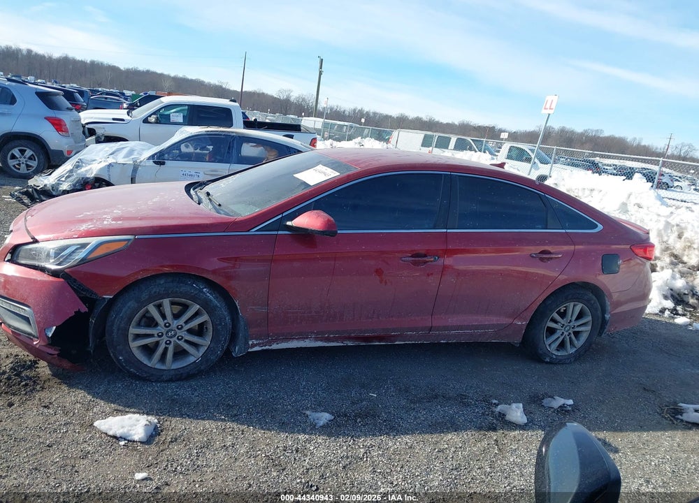 2015 HYUNDAI SONATA SE VIN: 5NPE24AF2FH208872