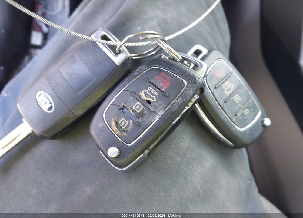 2015 HYUNDAI SONATA SE VIN: 5NPE24AF2FH208872