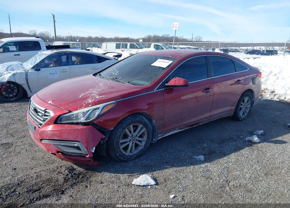 2015 HYUNDAI SONATA SE VIN: 5NPE24AF2FH208872