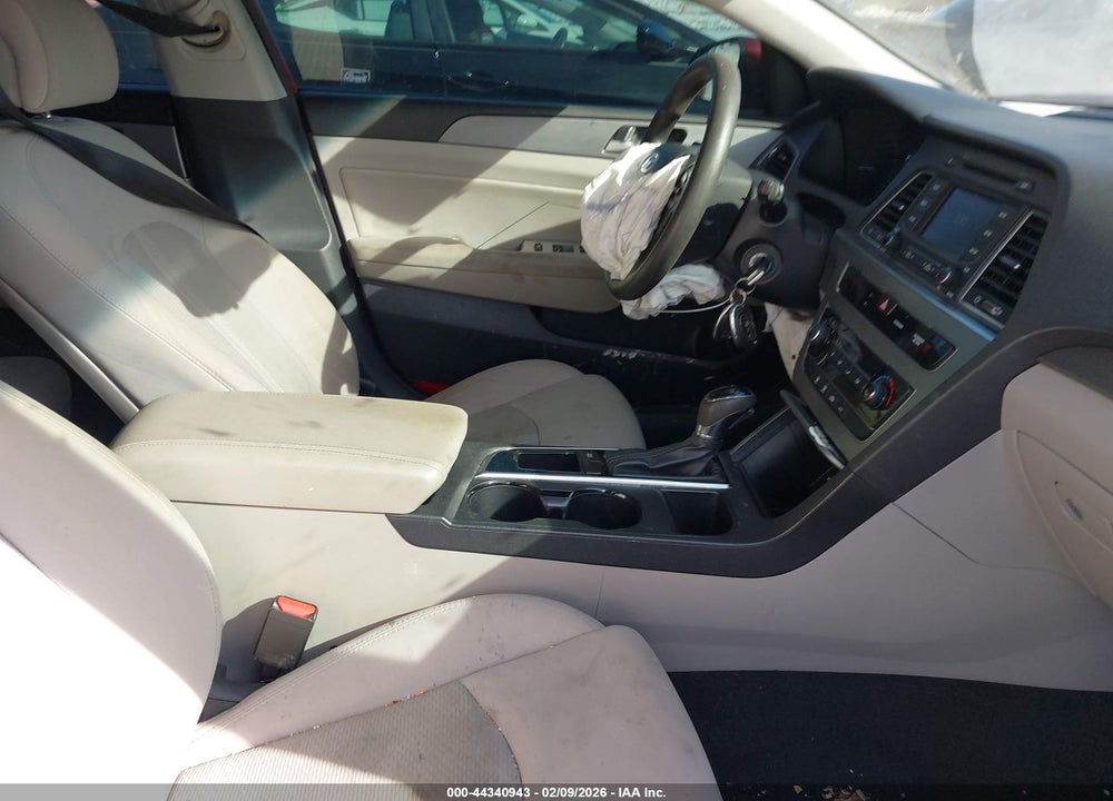 2015 HYUNDAI SONATA SE VIN: 5NPE24AF2FH208872