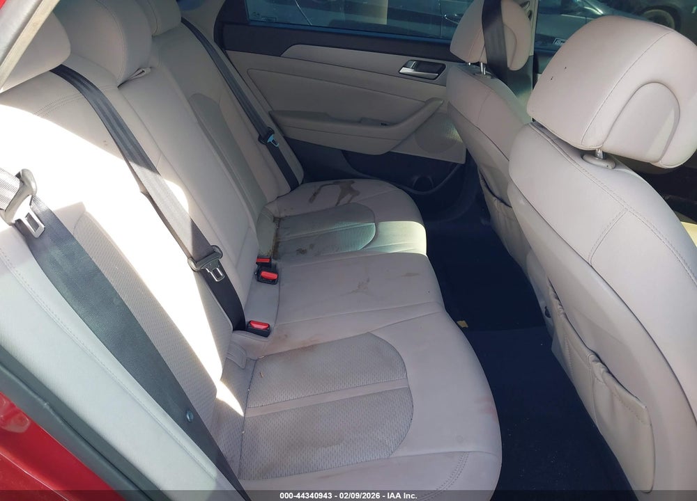 2015 HYUNDAI SONATA SE VIN: 5NPE24AF2FH208872