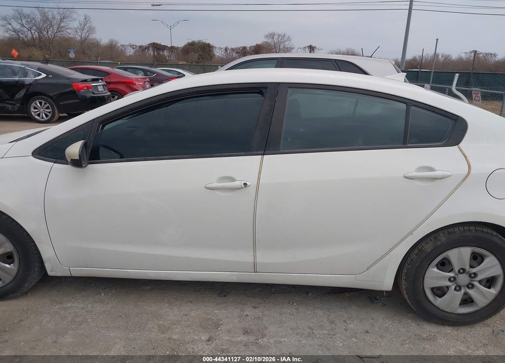2017 KIA FORTE LX VIN: 3KPFK4A77HE026900