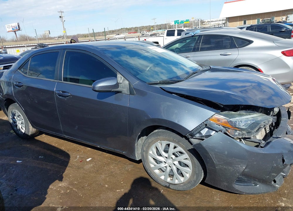 2018 TOYOTA COROLLA LE VIN: 5YFBURHEXJP760123