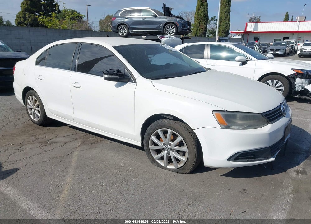 2014 VOLKSWAGEN JETTA 1.8T SE VIN: 3VWD17AJ1EM375119