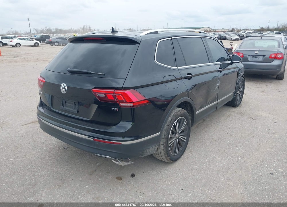 2018 VOLKSWAGEN TIGUAN 2.0T SE/2.0T SEL VIN: 3VV3B7AX0JM178857