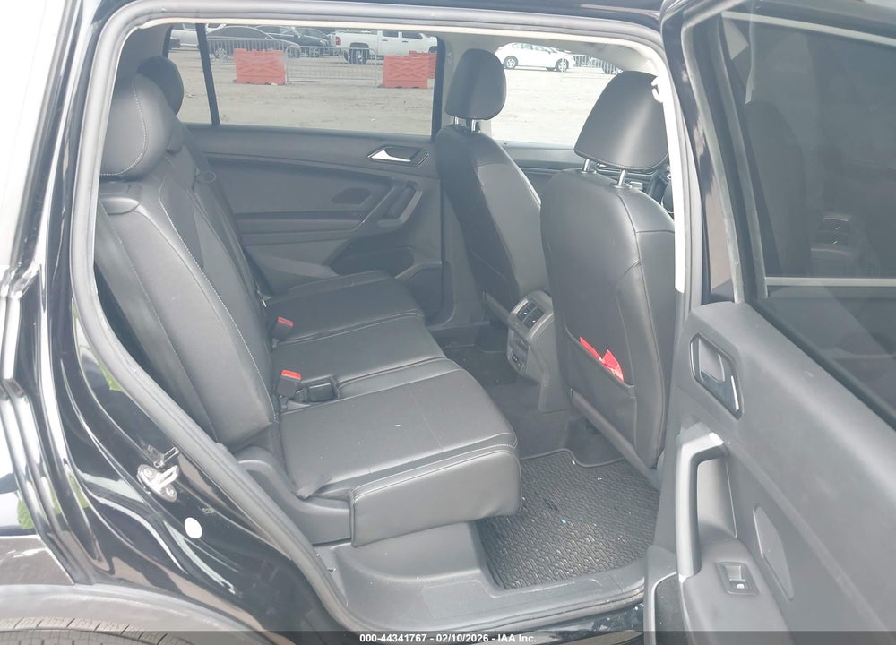 2018 VOLKSWAGEN TIGUAN 2.0T SE/2.0T SEL VIN: 3VV3B7AX0JM178857