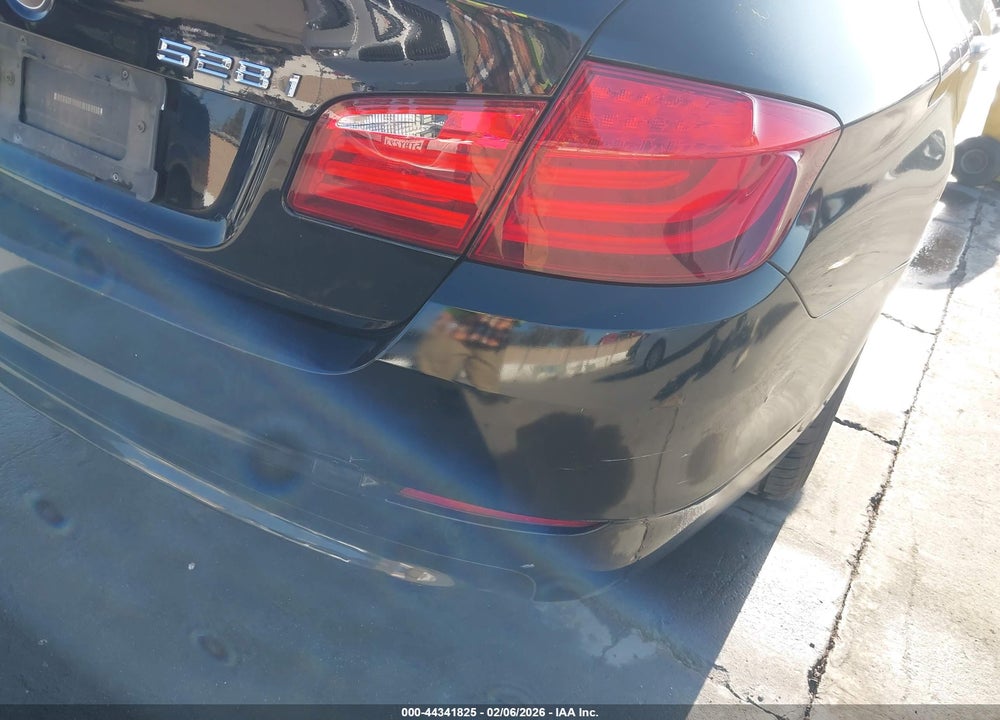2011 BMW 528I VIN: WBAFR1C58BC747566