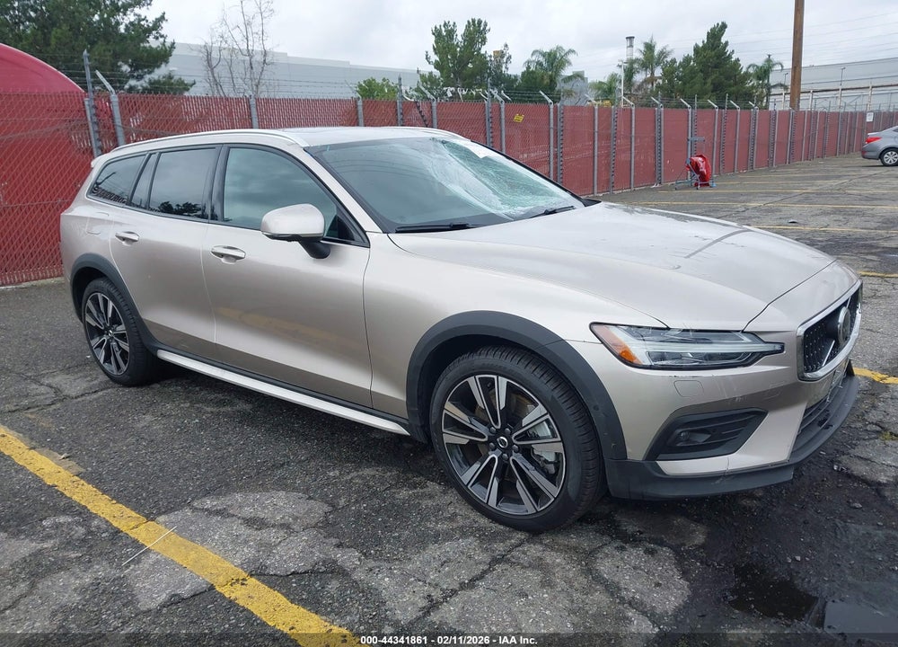 2026 VOLVO V60 CROSS COUNTRY ULTRA, B5 AWD GAS (MILD HYBRID) VIN: YV4L12WL7T2170269