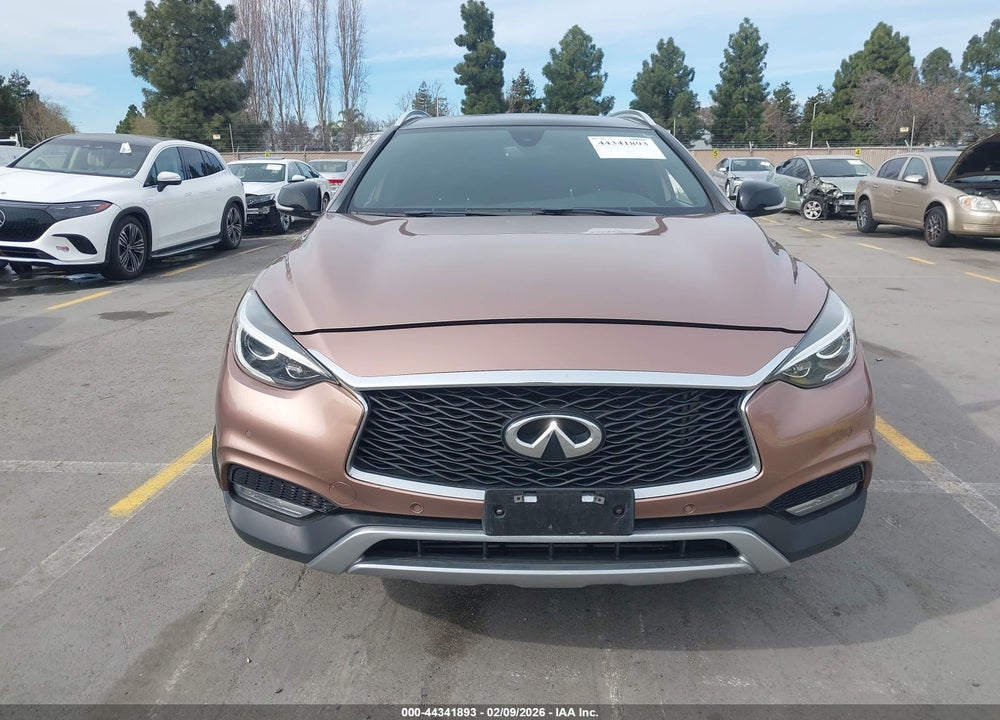 2017 INFINITI QX30 PREMIUM VIN: SJKCH5CR8HA020013