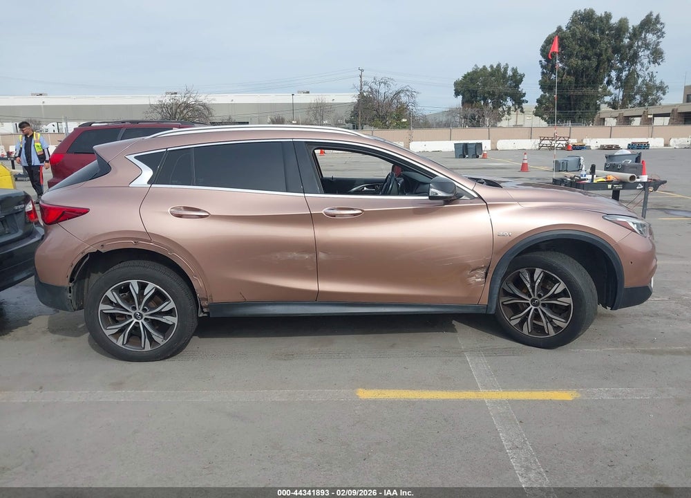 2017 INFINITI QX30 PREMIUM VIN: SJKCH5CR8HA020013
