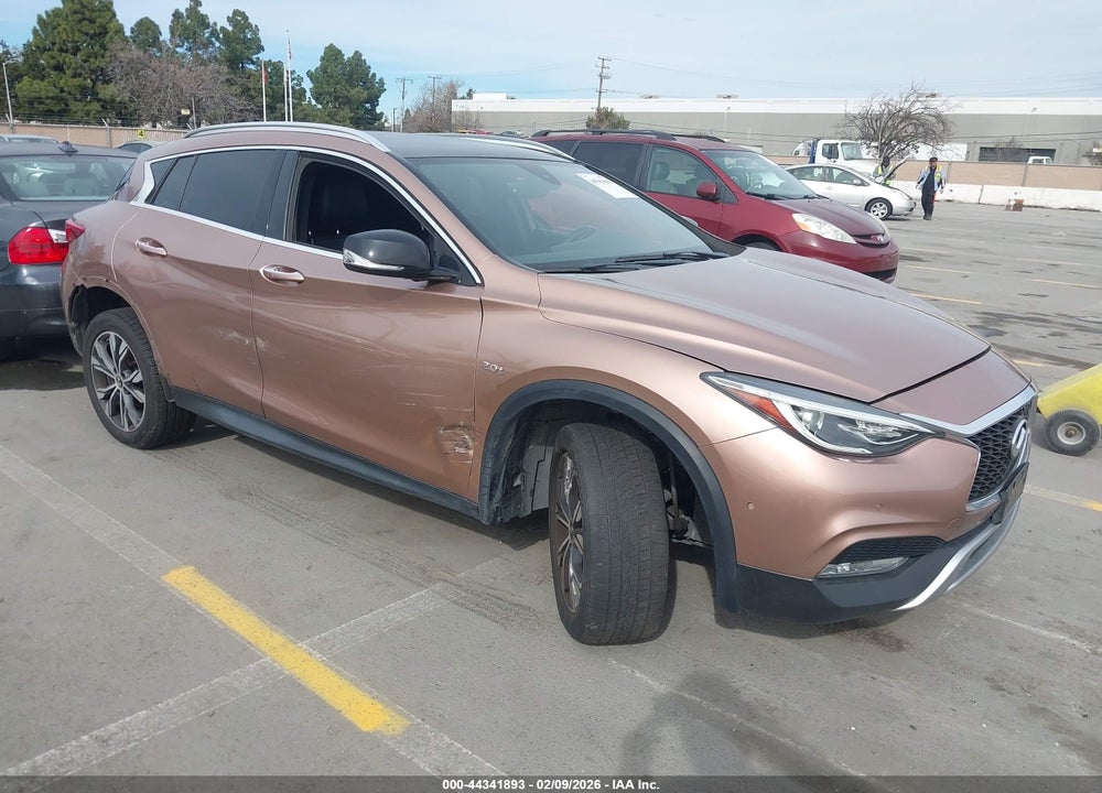 2017 INFINITI QX30 PREMIUM VIN: SJKCH5CR8HA020013