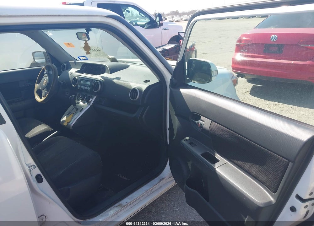 2009 SCION XB VIN: JTLKE50E791081724