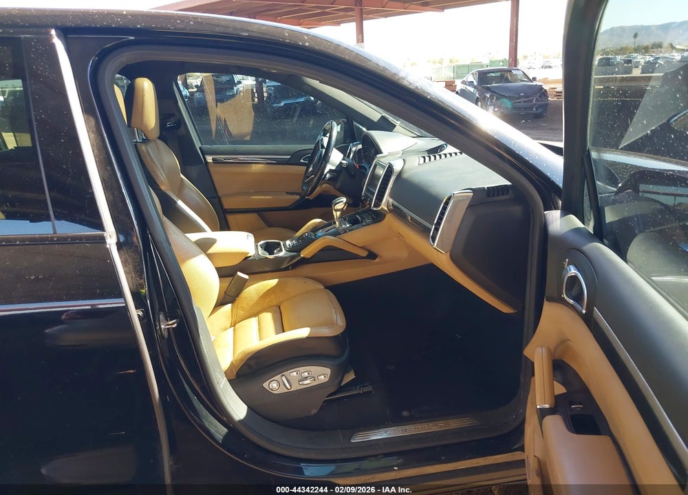 2015 PORSCHE CAYENNE E-HYBRID S VIN: WP1AE2A28FLA52533