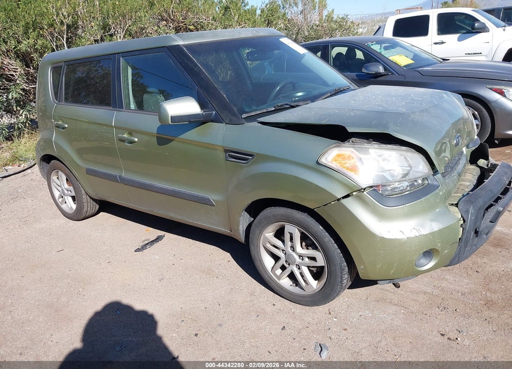 2011 KIA SOUL + VIN: KNDJT2A27B7207552