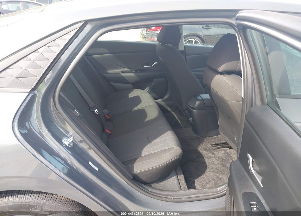 2025 HYUNDAI ELANTRA SE VIN: KMHLL4DG5SU053447