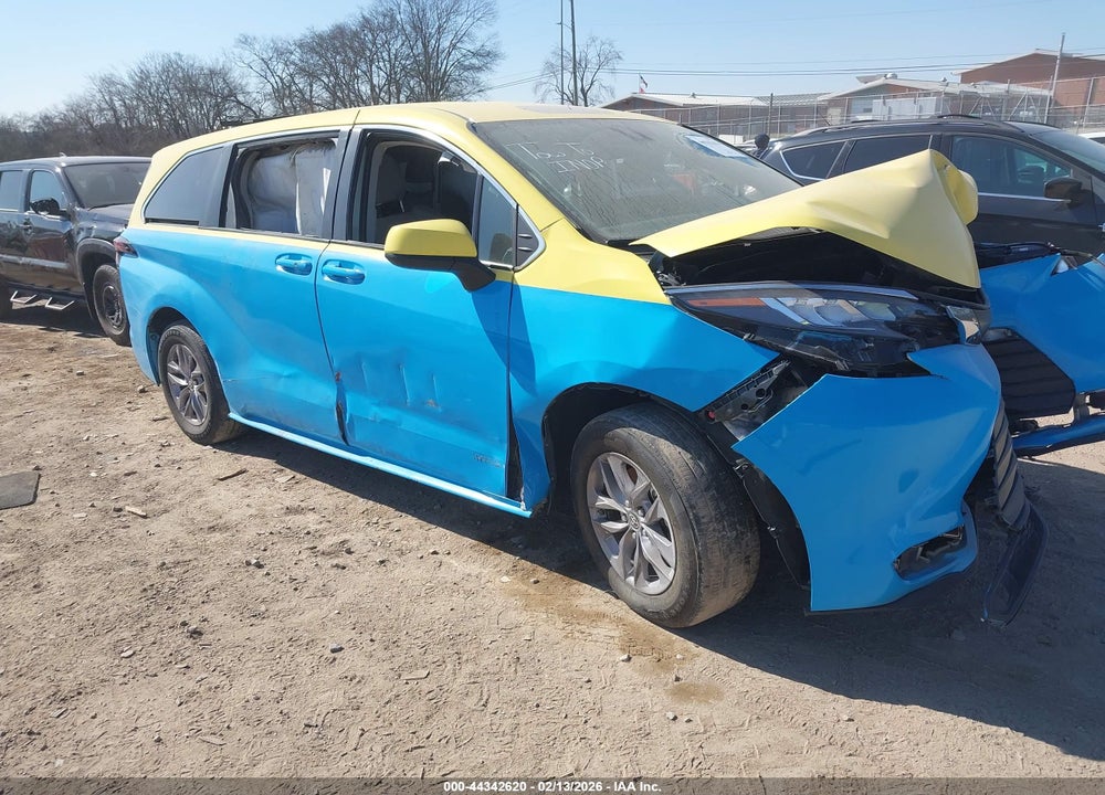 2021 TOYOTA SIENNA LE VIN: 5TDKRKEC9MS044286