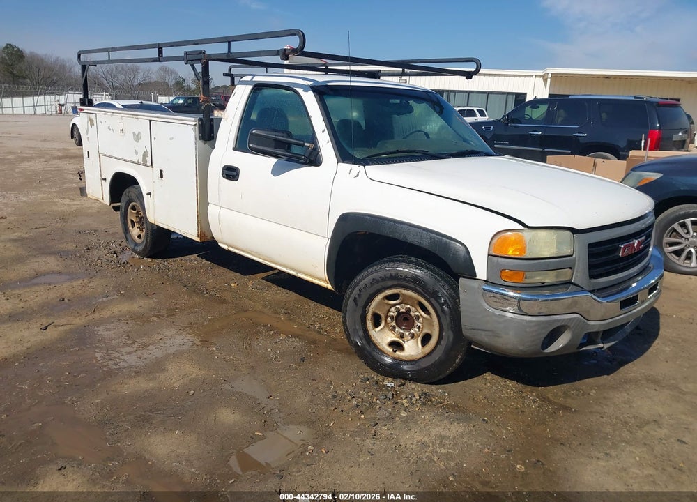 2004 GMC NEW SIERRA C2500 VIN: 1GDGC24U34Z172907