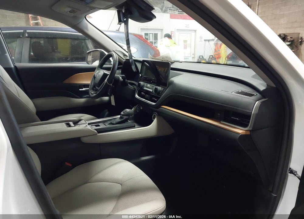 2024 TOYOTA GRAND HIGHLANDER LIMITED VIN: 5TDAAAB52RS054894