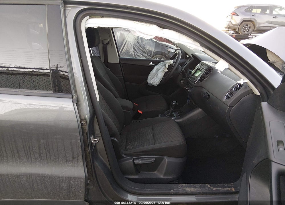 2017 VOLKSWAGEN TIGUAN 2.0T/2.0T S VIN: WVGAV7AX6HK049256