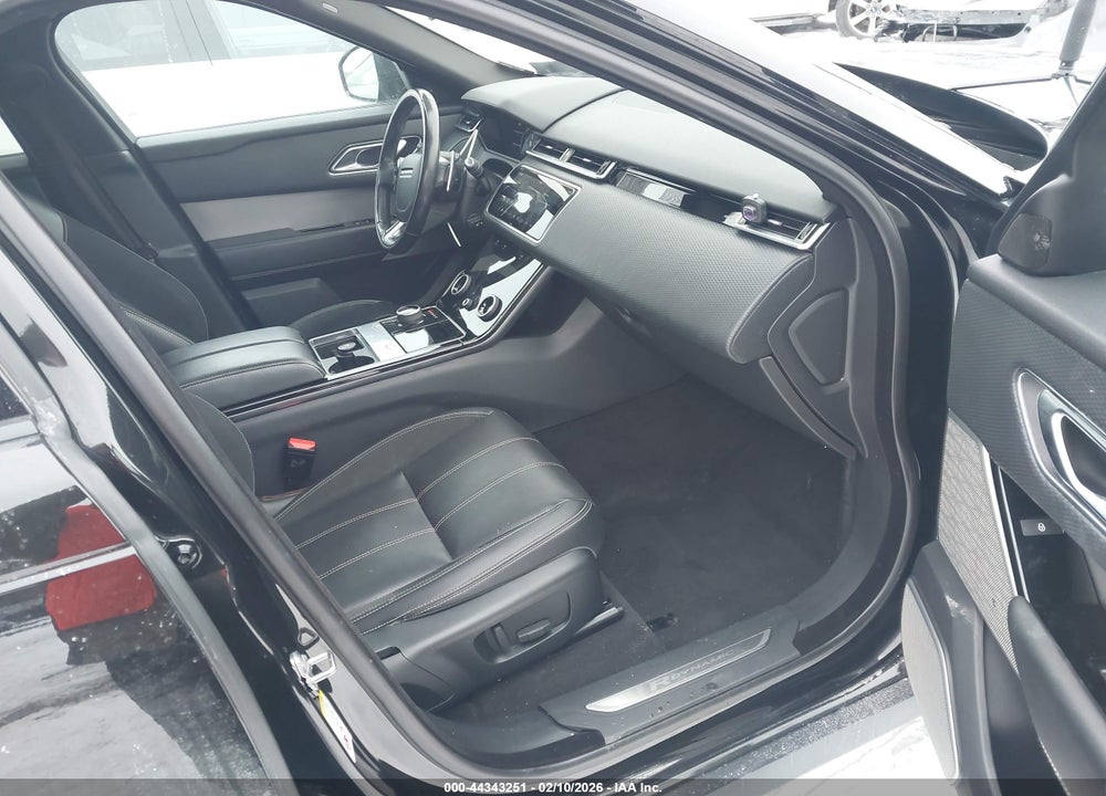 2018 LAND ROVER RANGE ROVER VELAR P250 SE R-DYNAMIC VIN: SALYL2RX0JA753456