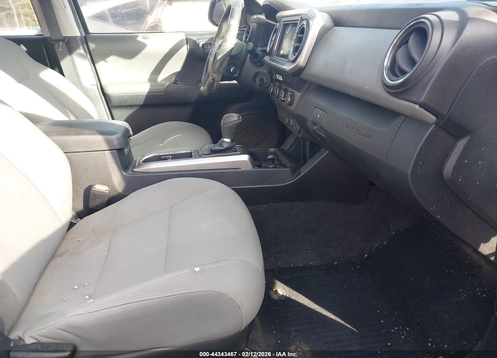 2019 TOYOTA TACOMA SR5 V6 VIN: 3TMCZ5AN8KM268076