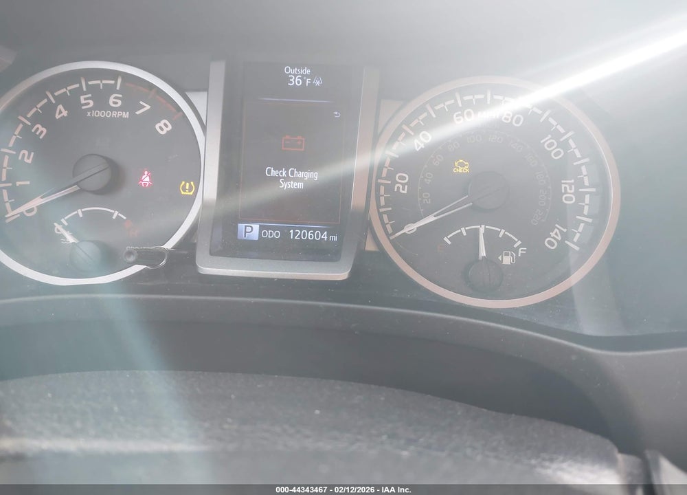 2019 TOYOTA TACOMA SR5 V6 VIN: 3TMCZ5AN8KM268076