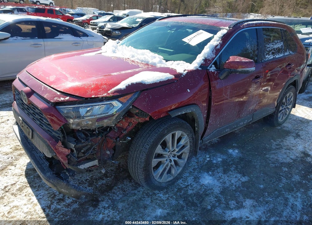 2021 TOYOTA RAV4 XLE PREMIUM VIN: JTMA1RFV2MD531627