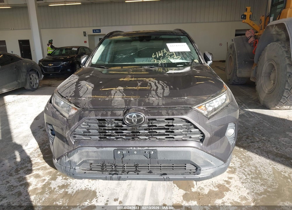 2019 TOYOTA RAV4 XLE VIN: 2T3W1RFV4KW027327