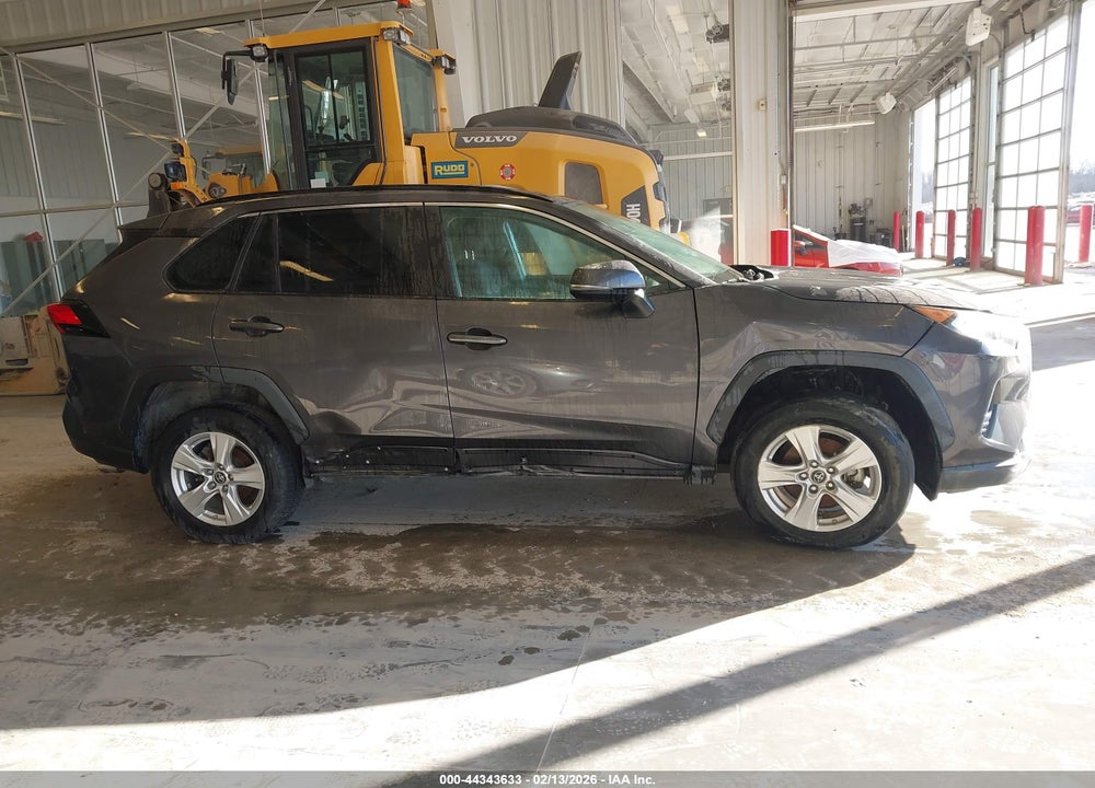 2019 TOYOTA RAV4 XLE VIN: 2T3W1RFV4KW027327