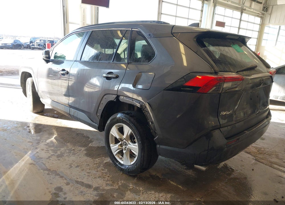 2019 TOYOTA RAV4 XLE VIN: 2T3W1RFV4KW027327