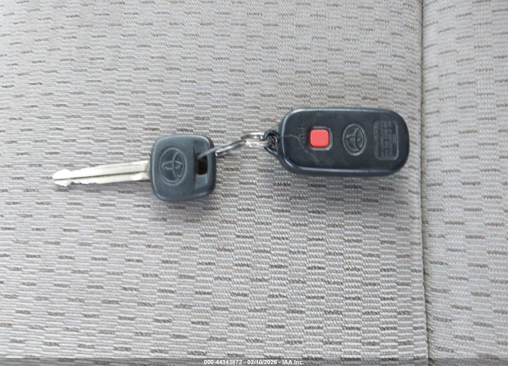 2004 TOYOTA CAMRY LE VIN: 4T1BE32K74U908126