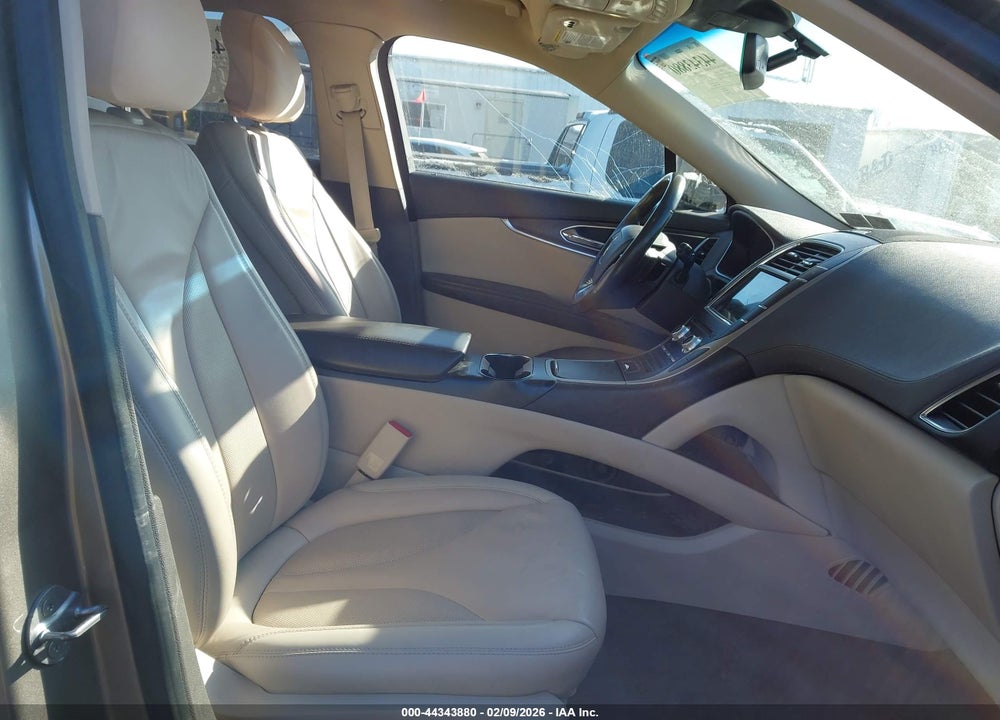 2019 LINCOLN NAUTILUS SELECT VIN: 2LMPJ8K93KBL28102