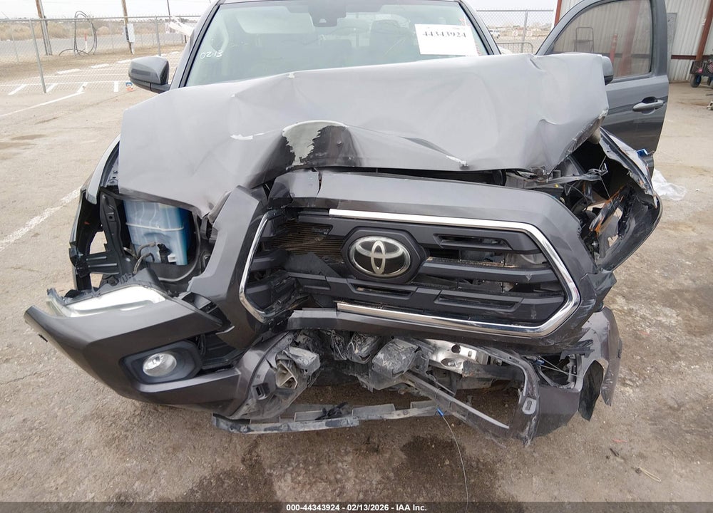 2019 TOYOTA TACOMA SR5 V6 VIN: 5TFAZ5CN4KX080573