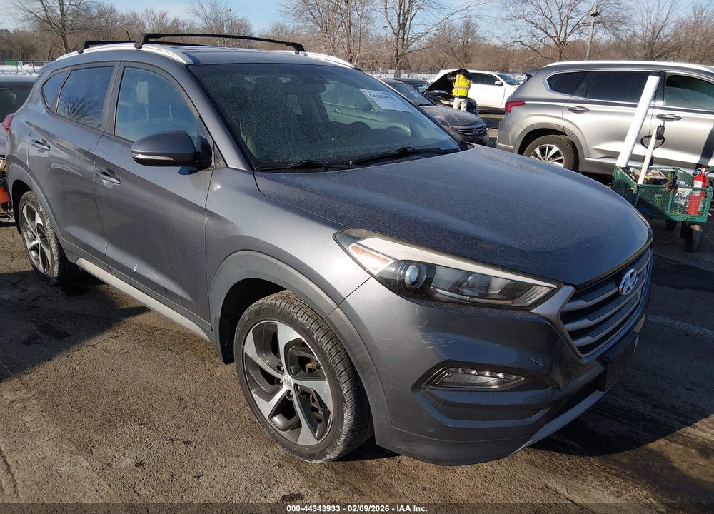 2017 HYUNDAI TUCSON SPORT VIN: KM8J3CA26HU326897