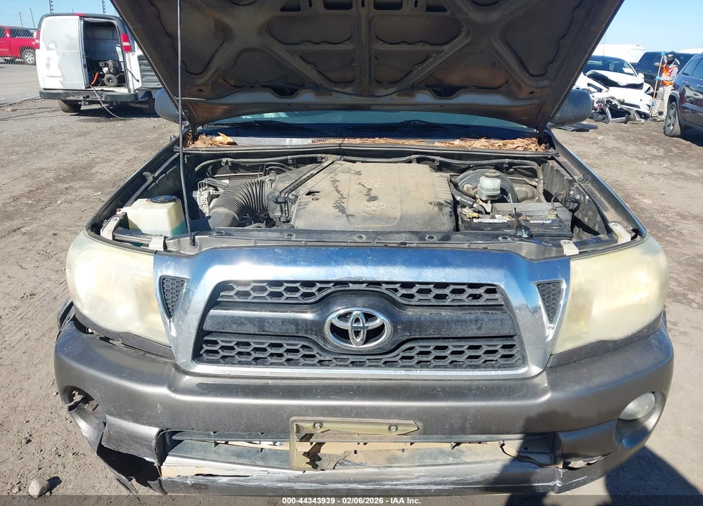 2011 TOYOTA TACOMA PRERUNNER V6 VIN: 5TFJU4GN4BX011983