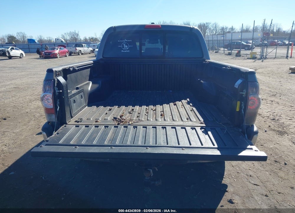 2011 TOYOTA TACOMA PRERUNNER V6 VIN: 5TFJU4GN4BX011983