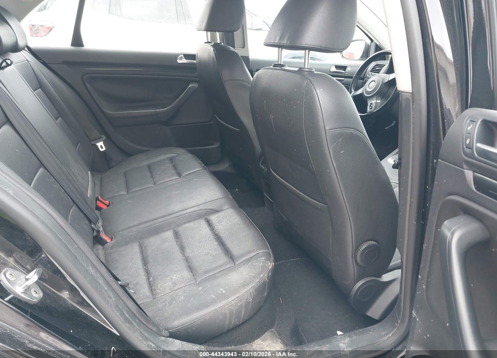 2010 VOLKSWAGEN JETTA SE VIN: 3VWRX7AJ2AM059937